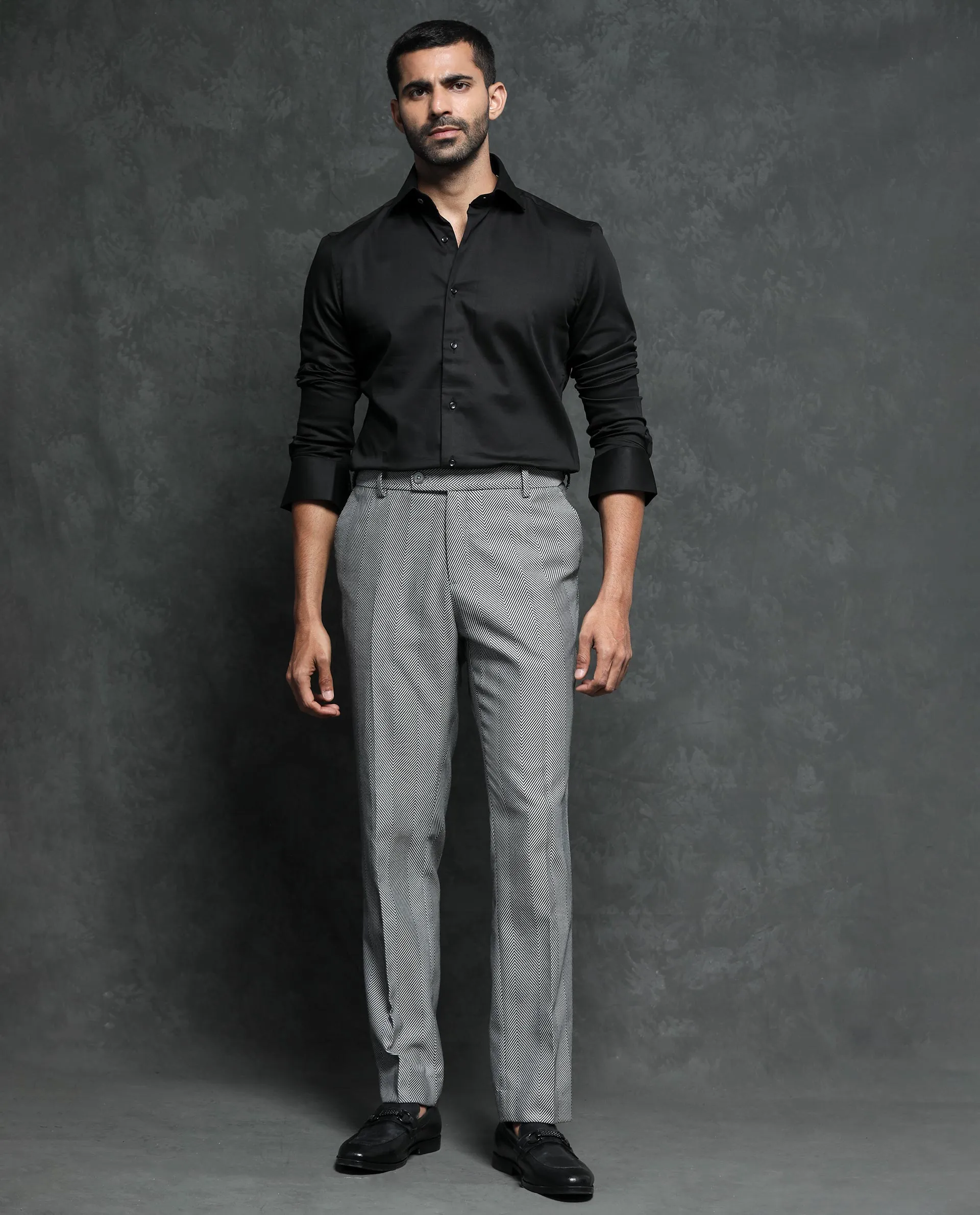 Rare Rabbit Men's Sierres Light Grey Polyester Viscose Fabric Peak Lapel Button Closure Double Breasted Herringbone Suits