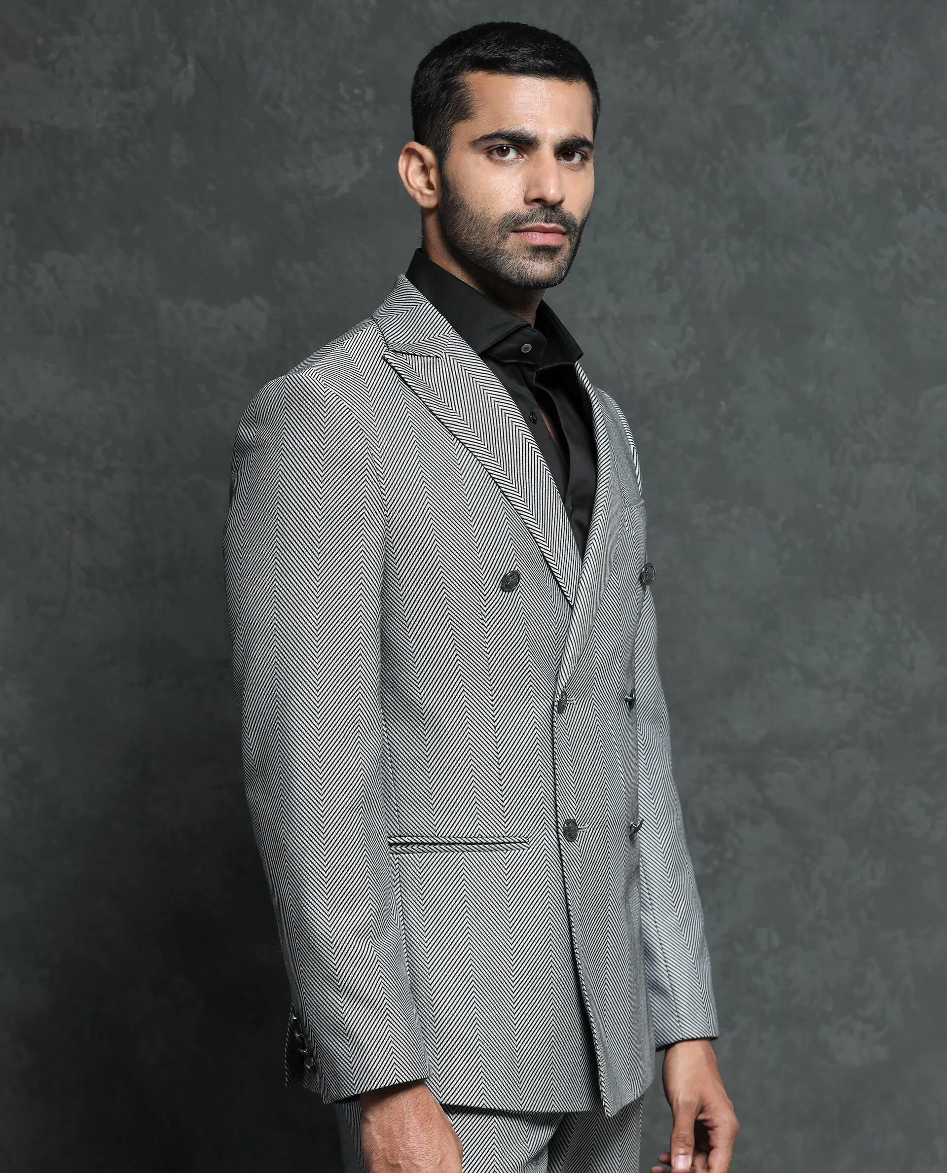 Rare Rabbit Men's Sierres Light Grey Polyester Viscose Fabric Peak Lapel Button Closure Double Breasted Herringbone Suits