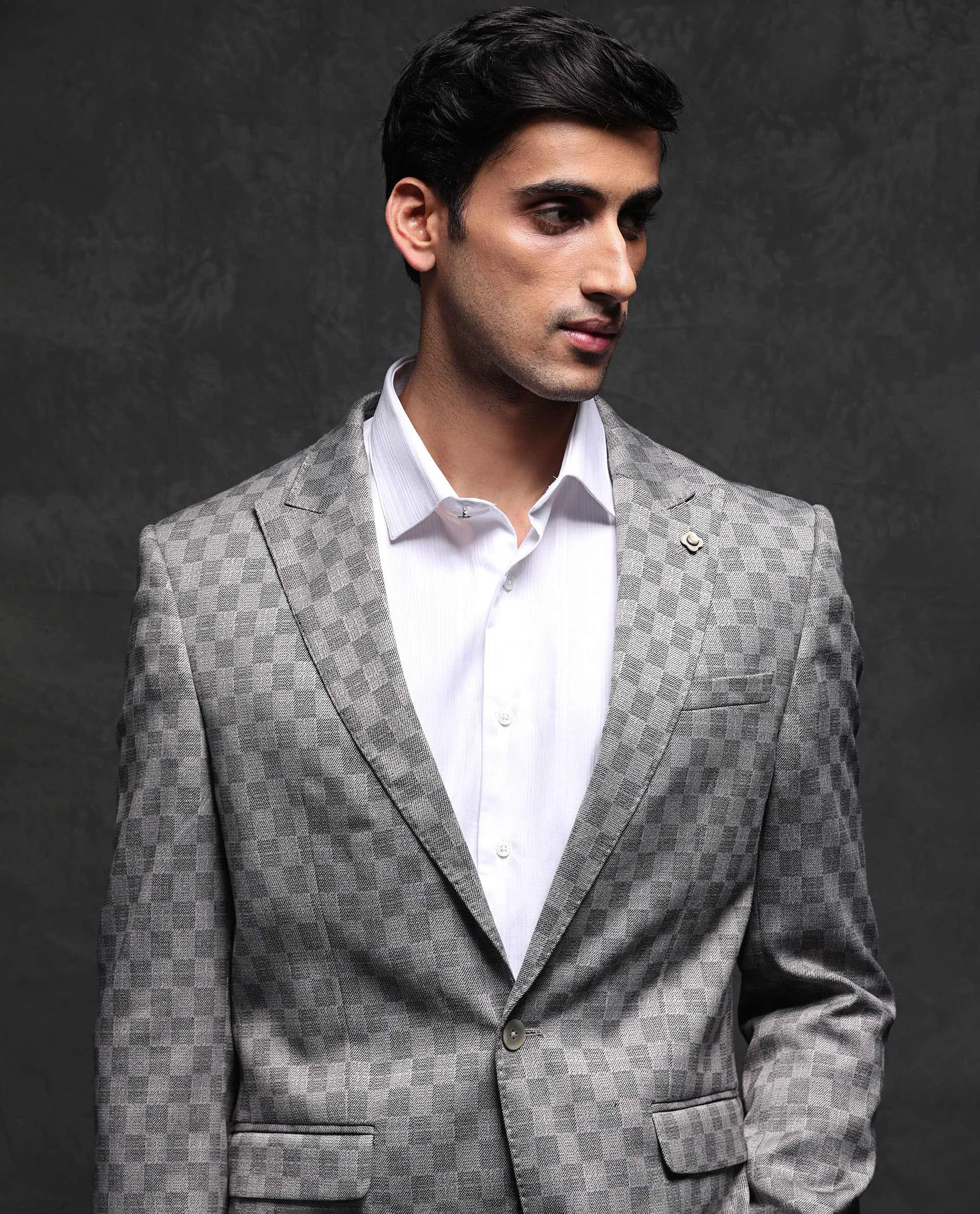 Rare Rabbit Men's Zeta Grey Polyester Viscose Fabric Notch Lapel Button Closure Single Breasted Jacquard Checks Suits