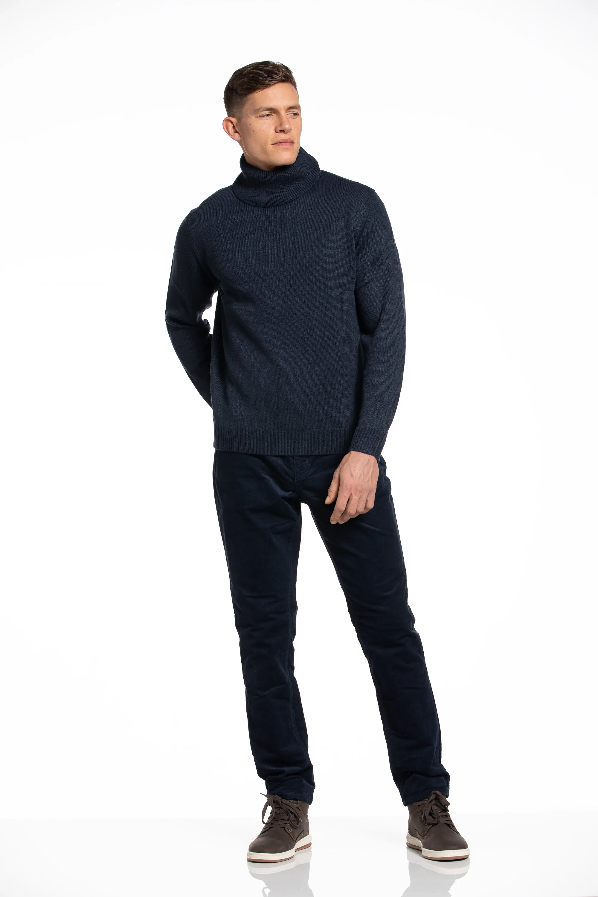 Submariner Sweater in Navy